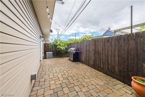 5512 Saint Stephens Court Cleveland OH 44102