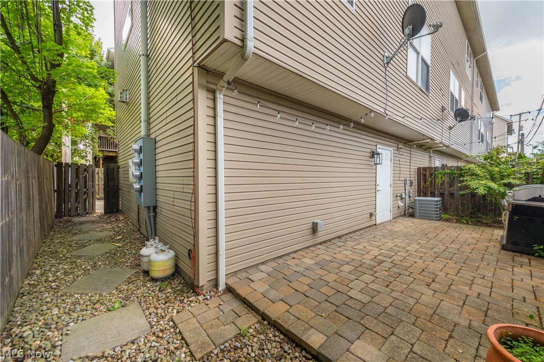5512 Saint Stephens Court Cleveland OH 44102