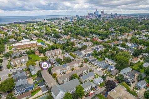 5512 Saint Stephens Court Cleveland OH 44102