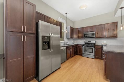 5512 Saint Stephens Court Cleveland OH 44102