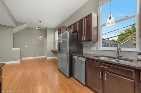 5512 Saint Stephens Court Cleveland OH 44102
