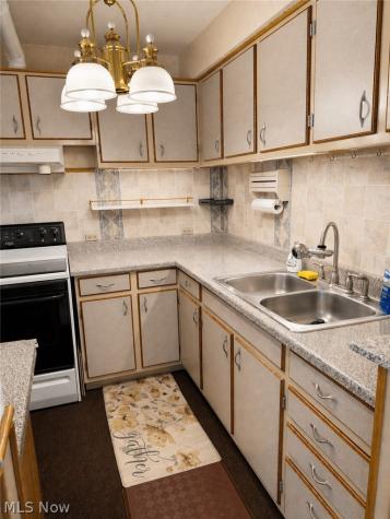 14567 Madison Avenue Lakewood OH 44107