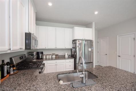 1169 Meadow Run Copley OH 44321