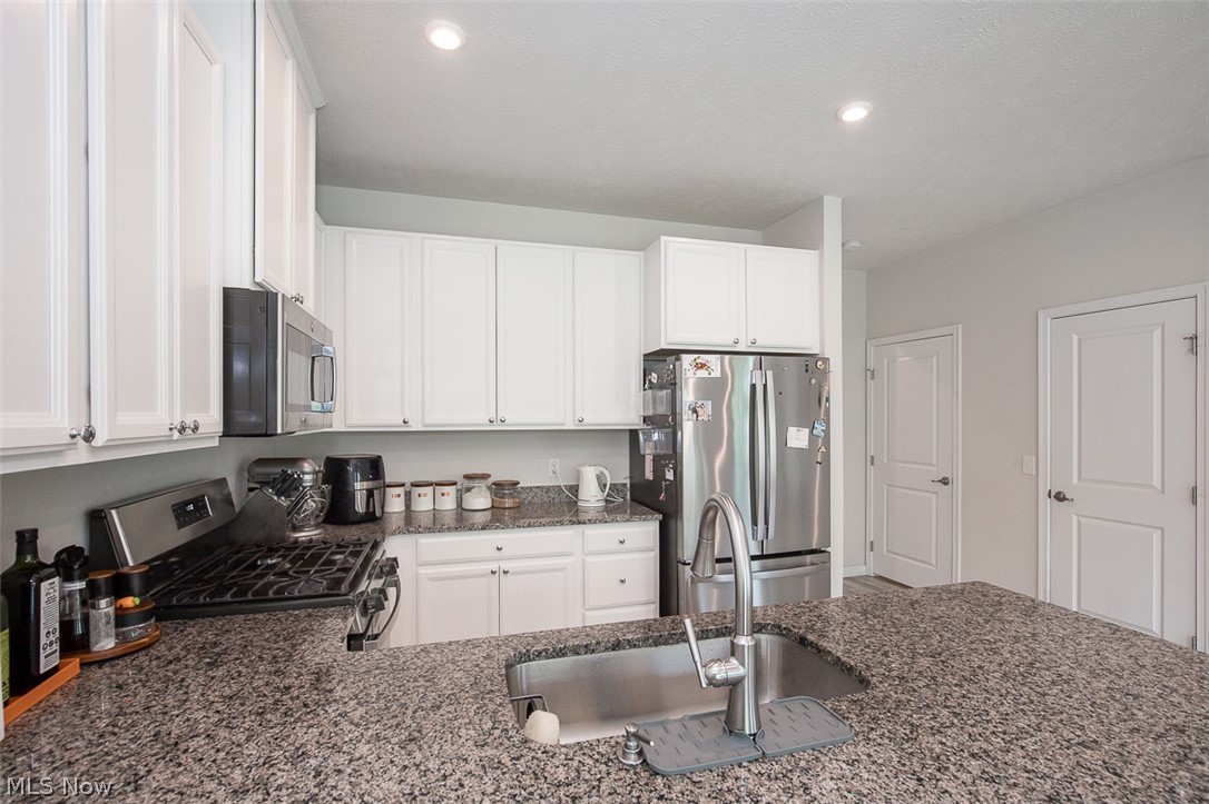 1169 Meadow Run Copley OH 44321