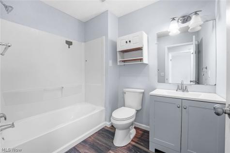 6586 Liberty Bell Drive Brook Park OH 44142