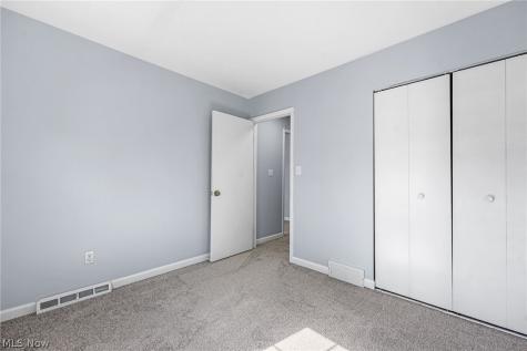 6586 Liberty Bell Drive Brook Park OH 44142
