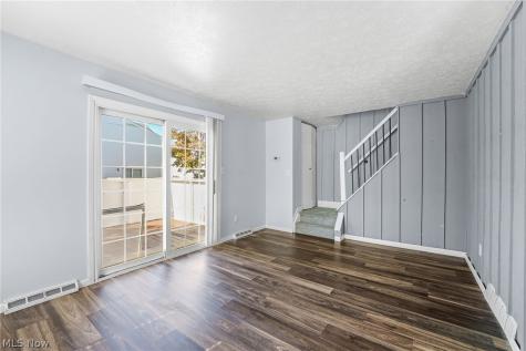 6586 Liberty Bell Drive Brook Park OH 44142