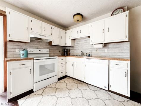 536 Austin Drive Barberton OH 44203