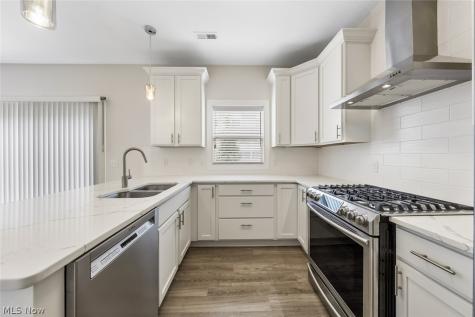 152 Larimar Drive Willowick OH 44095