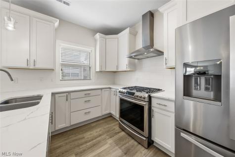 152 Larimar Drive Willowick OH 44095