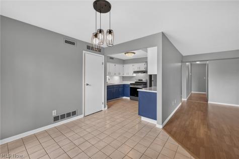 6320 Greenwood Northfield OH 44067