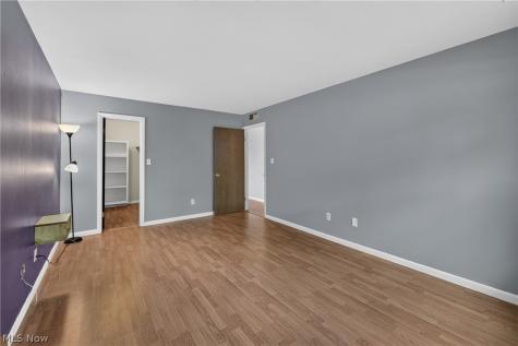 6320 Greenwood Northfield OH 44067