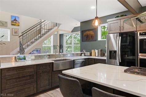3897 Clinton Avenue Cleveland OH 44113