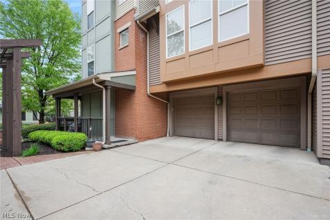 3897 Clinton Avenue Cleveland OH 44113
