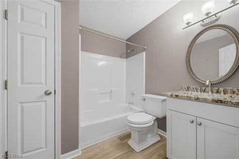 762 Hunters Trail Akron OH 44313