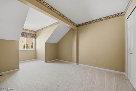 762 Hunters Trail Akron OH 44313
