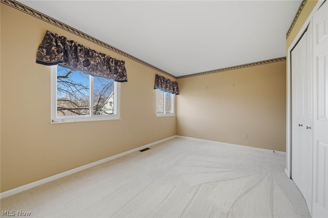 762 Hunters Trail Akron OH 44313