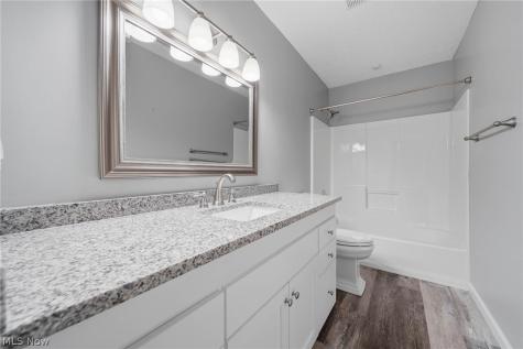 762 Hunters Trail Akron OH 44313