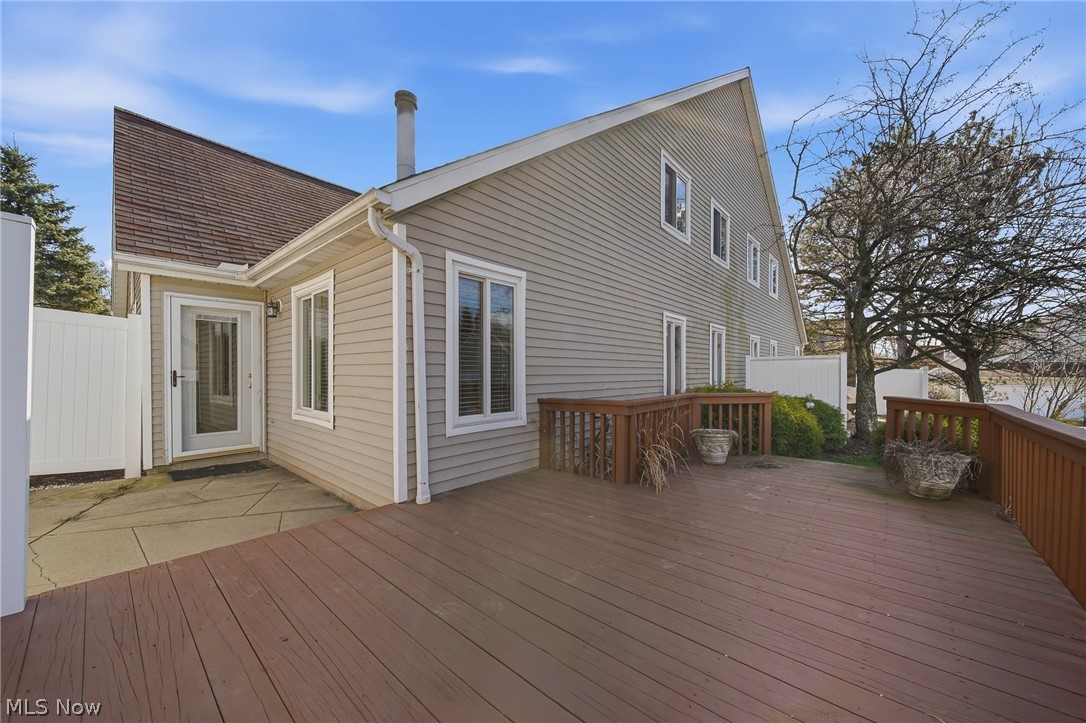 762 Hunters Trail Akron OH 44313