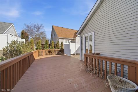 762 Hunters Trail Akron OH 44313