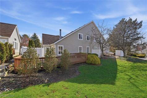 762 Hunters Trail Akron OH 44313