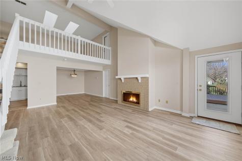 762 Hunters Trail Akron OH 44313