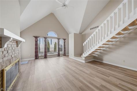 762 Hunters Trail Akron OH 44313