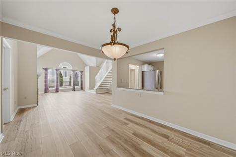 762 Hunters Trail Akron OH 44313