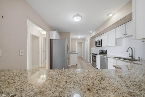 762 Hunters Trail Akron OH 44313
