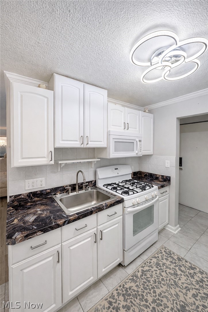 1372 Golden Gate Boulevard Mayfield Heights OH 44124