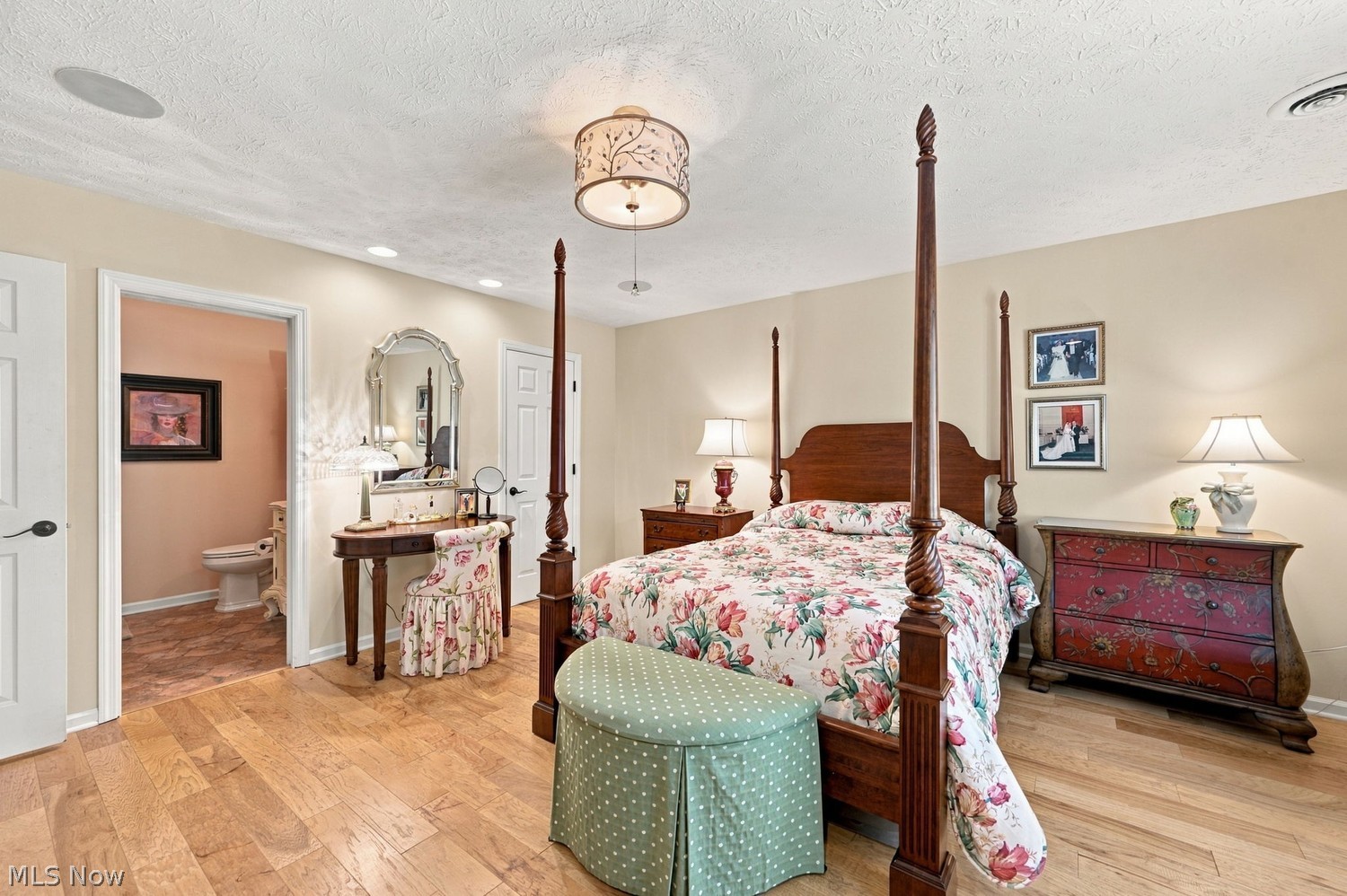 303 Cutler Lane Hudson OH 44236
