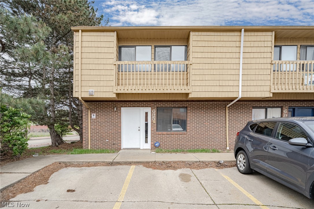 695 Carroll Street Akron OH 44304