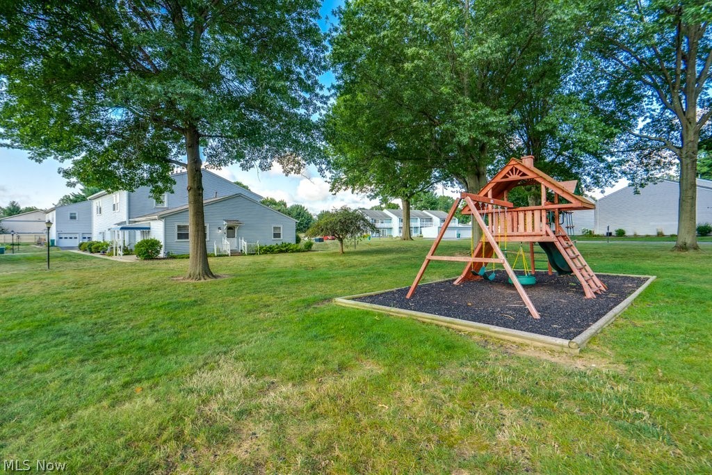 2538 Royal County Down Uniontown OH 44685