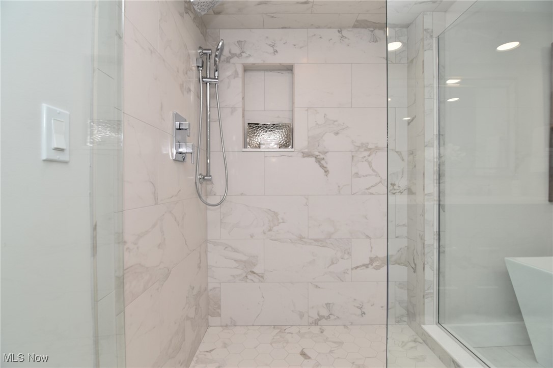 10 Kenwood Court Beachwood OH 44122