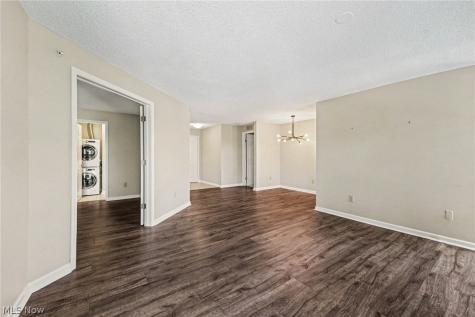 220 Fox Hollow Drive Mayfield Heights OH 44124