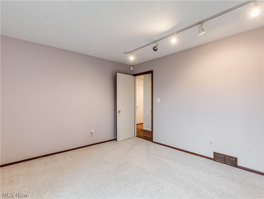2675 Warrensville Center Road Shaker Heights OH 44122