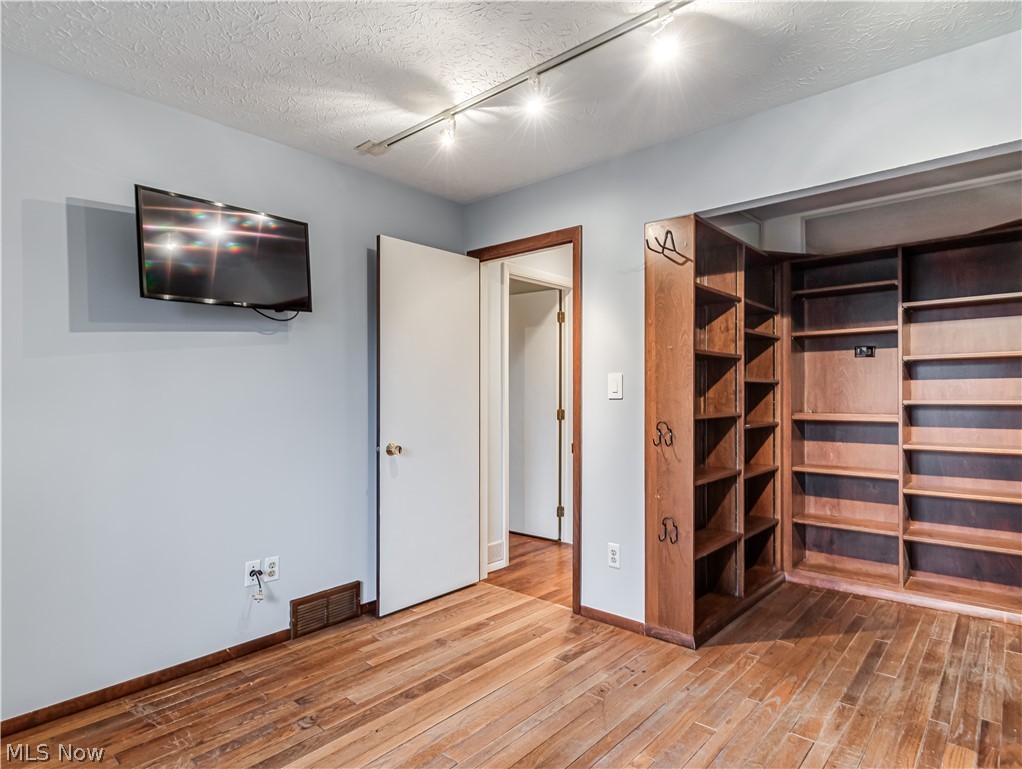 2675 Warrensville Center Road Shaker Heights OH 44122