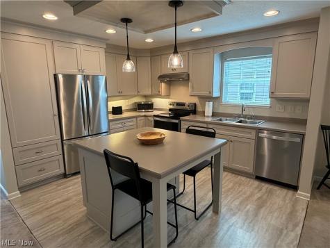 4153 Ledgewater Drive Mogadore OH 44260