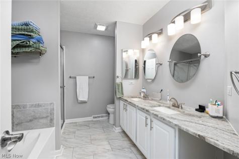6604 Hidden Lake Trail Brecksville OH 44141