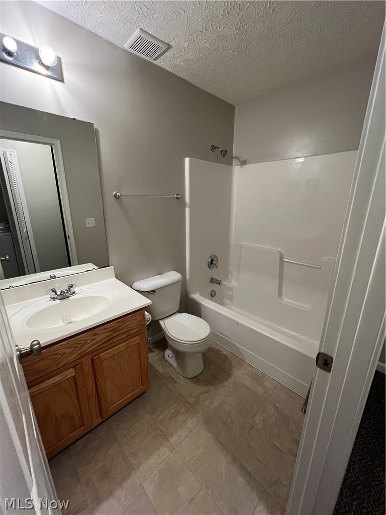 1308 Wellingshire Circle Cuyahoga Falls OH 44221
