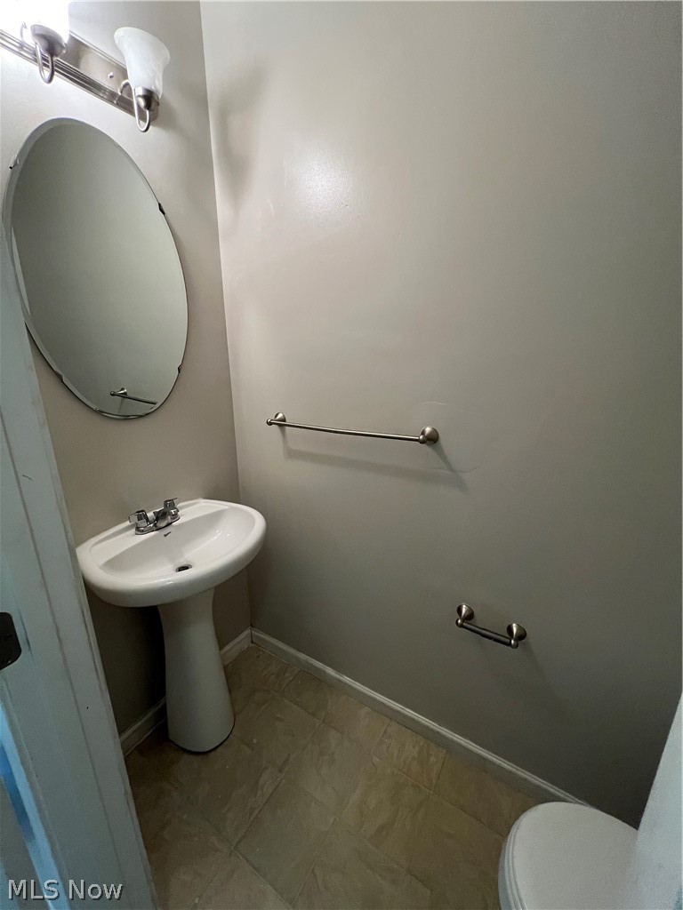 1308 Wellingshire Circle Cuyahoga Falls OH 44221