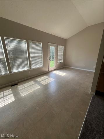 1308 Wellingshire Circle Cuyahoga Falls OH 44221
