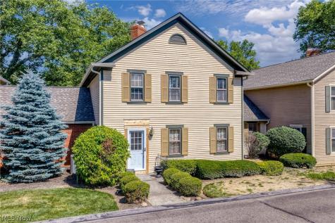 53 Hudson Common Drive Hudson OH 44236