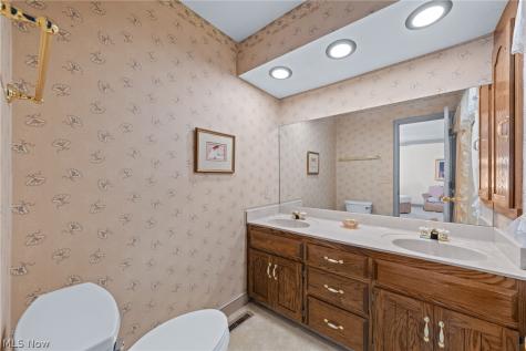 53 Hudson Common Drive Hudson OH 44236