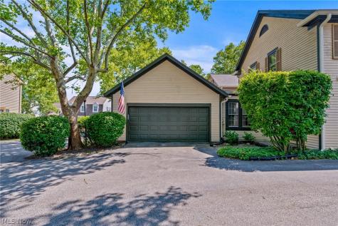 53 Hudson Common Drive Hudson OH 44236