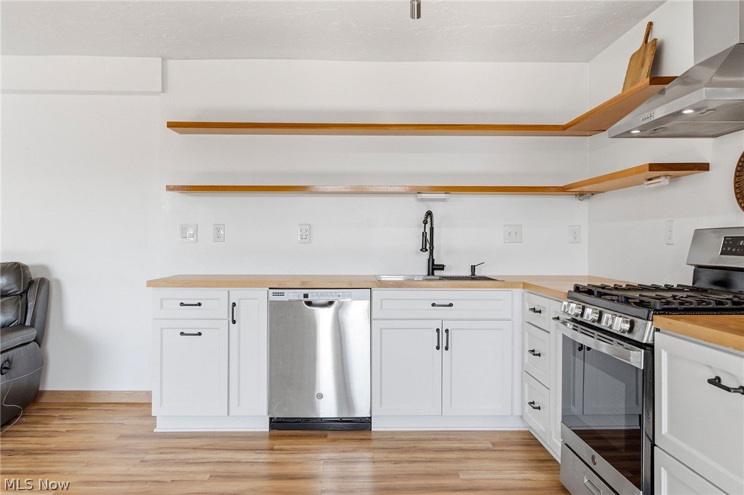 12029 Clifton Boulevard Lakewood OH 44107