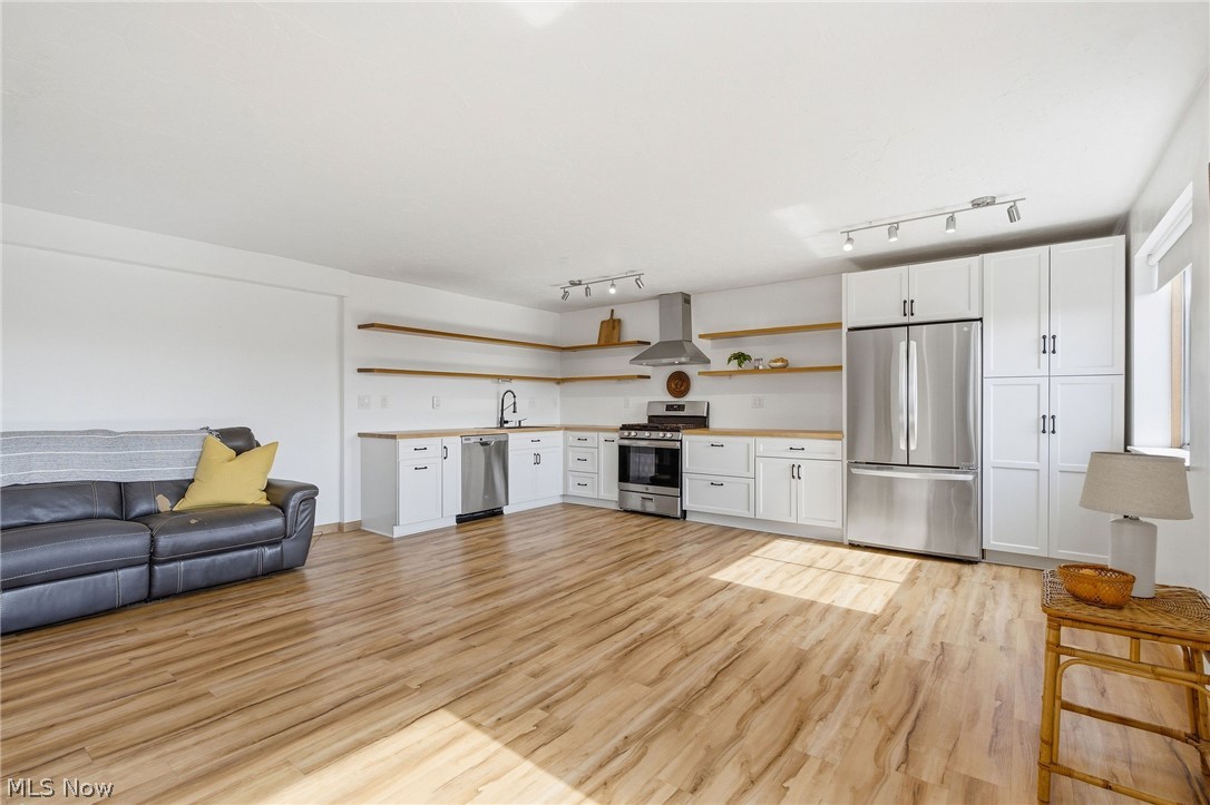 12029 Clifton Boulevard Lakewood OH 44107