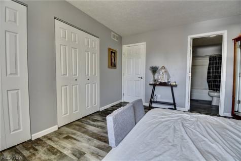 213 Knollton Drive Millersburg OH 44654