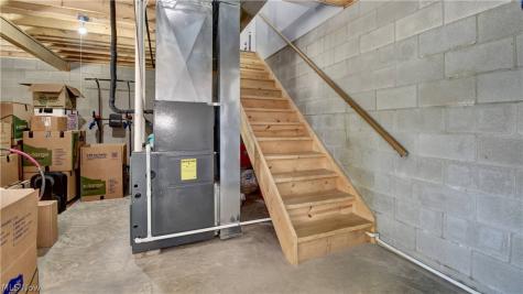 213 Knollton Drive Millersburg OH 44654