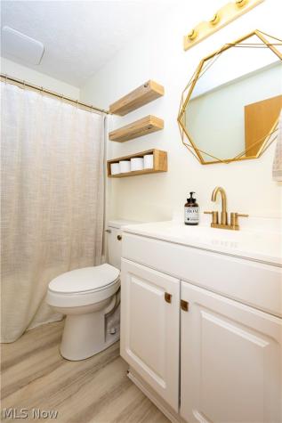 1118 Mindy Lane Wooster OH 44691